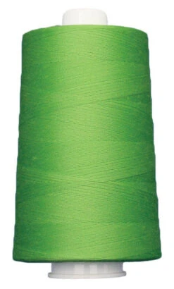 Omni Polyester Thread 40wt 6000yd Spring Green