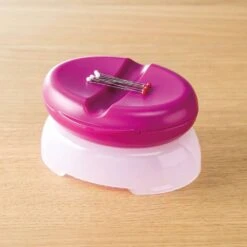 Magnet Pin Caddy -Keepsake Quilting Shop 4105CV 03