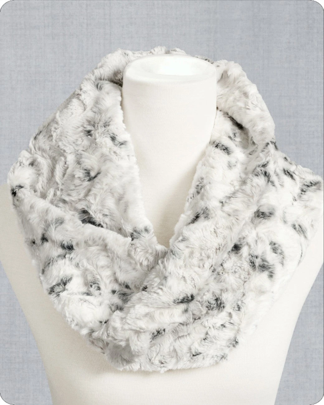 Infinity Scarf - Snowy Owl Alloy - Shannon Fabrics - Kit 1 Infinity Scarf - Snowy Owl Alloy - Shannon Fabrics - Kit