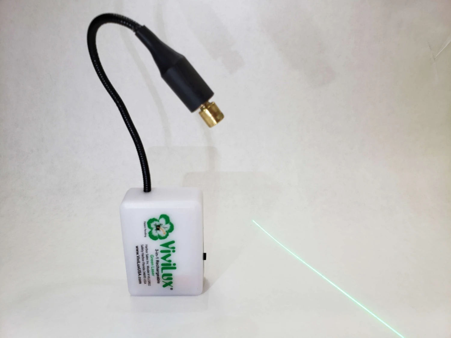 ViviLux 3 In 1 Rechargeable Green Laser System With Magnet US Plug 2 ViviLux 3 In 1 Rechargeable Green Laser System With Magnet US Plug - Image 2